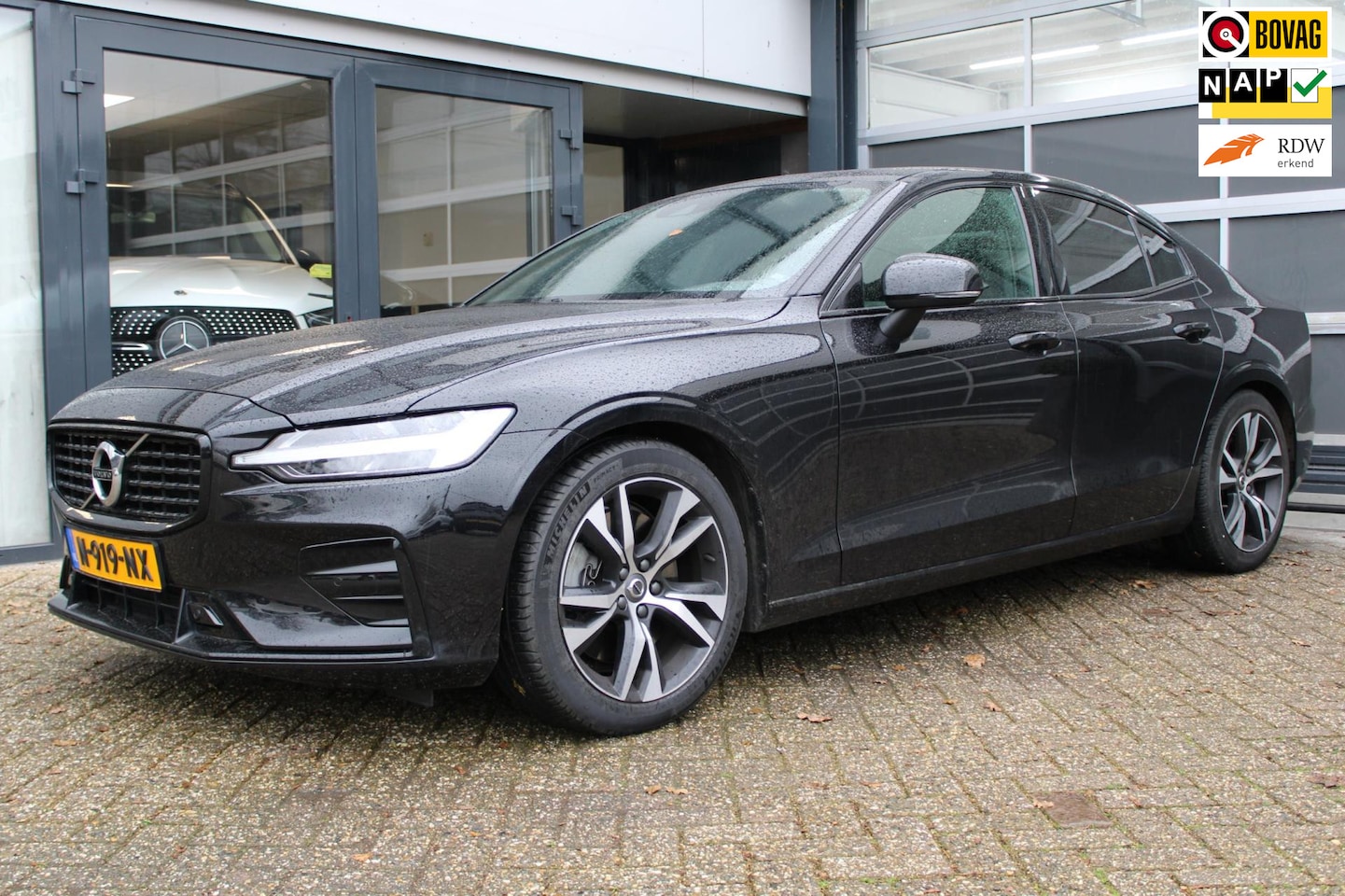 Volvo S60 - 2.0 B5 R-Design 2.0 B5 R-Design - AutoWereld.nl