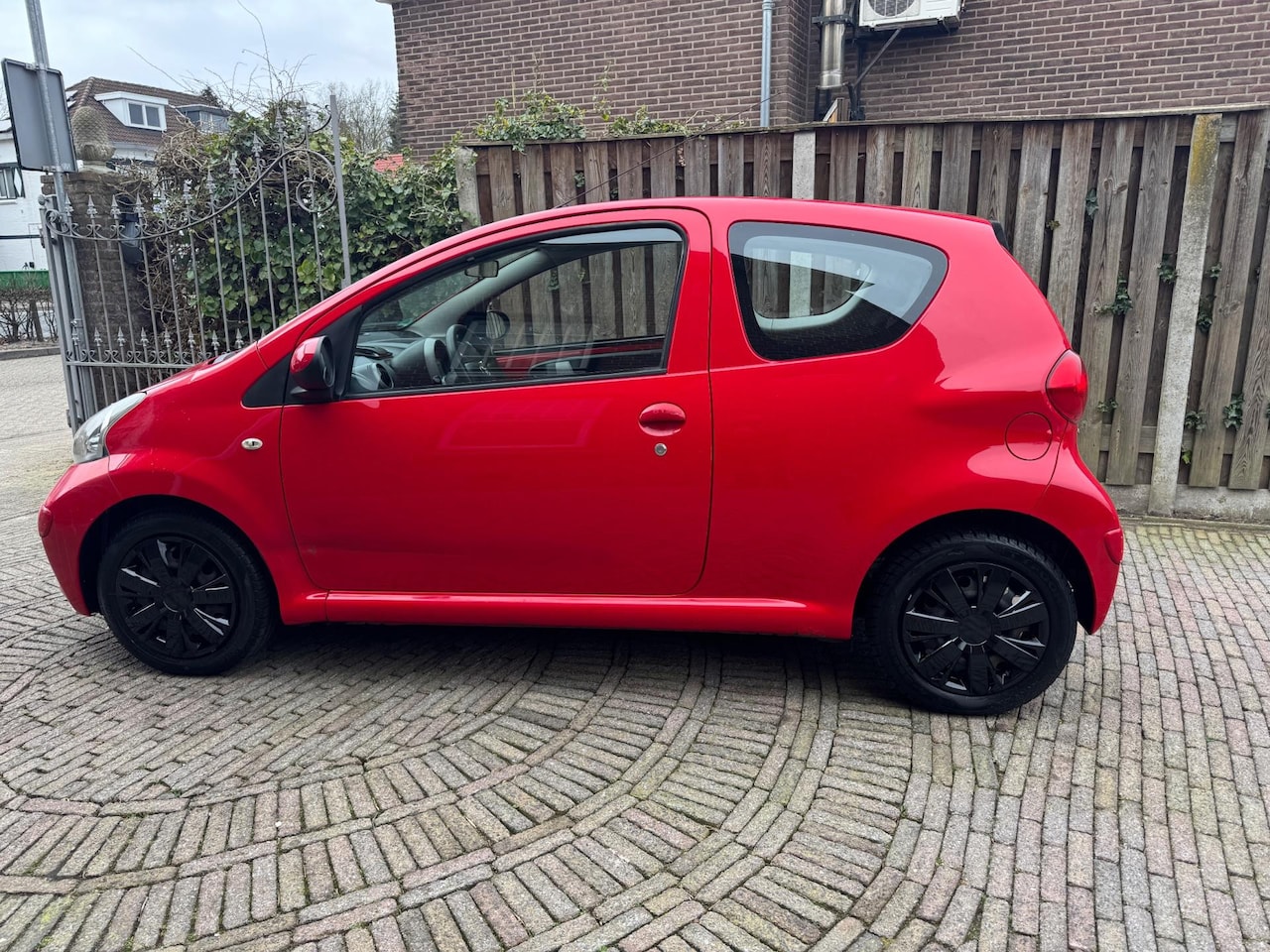 Toyota Aygo - 1.0-12V metallic beschadiging - AutoWereld.nl