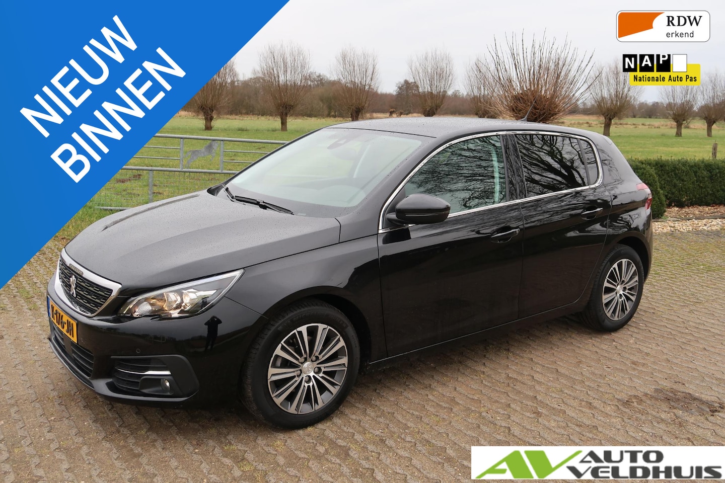 Peugeot 308 - 1.2 PureTech Blue Lease Allure NIEUWE DISTRIBUTIE - AutoWereld.nl