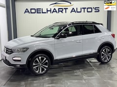 Volkswagen T-Roc - 1.5 TSI Style 150 PK DSG Automaat / Navigatie full map / Apple CarPlay / Climate control