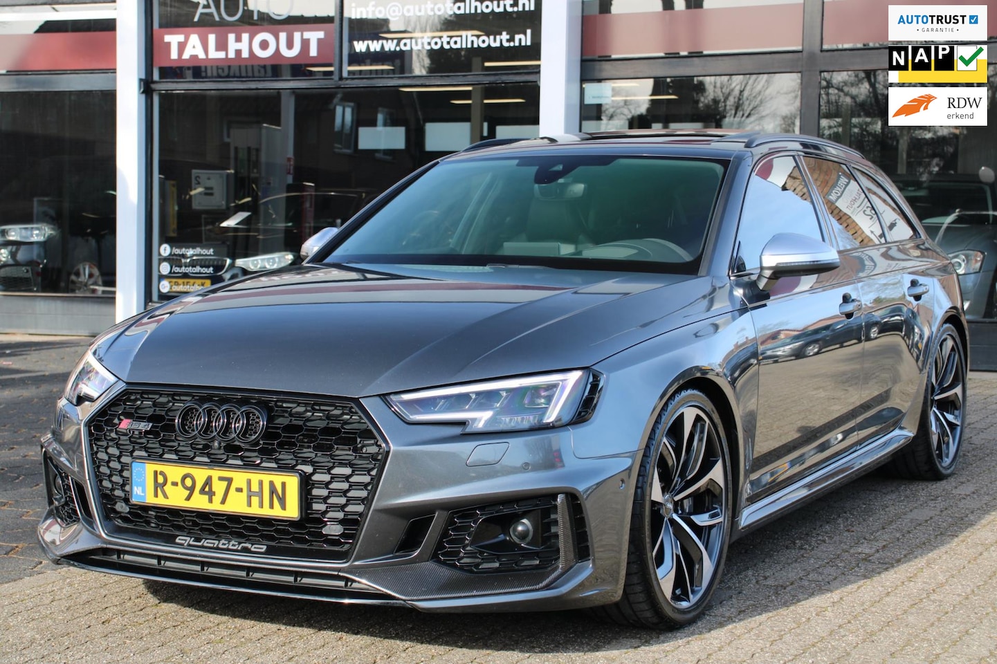 Audi RS4 - Avant 2.9 TFSI quattro - CARBON, KERAMISCH, PANO, ALCANTARA, B&O - AutoWereld.nl