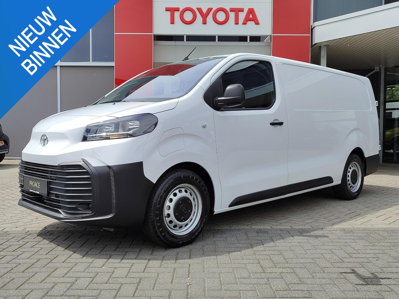 Toyota PROACE Long Worker - CHALLENGER 75KWH ELECTRIC NIEUW MODEL DIRECT LEVERBAAR PARK-SENSOREN BLUETOOTH APPLE/ANDRO - AutoWereld.nl