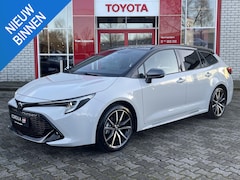 Toyota Corolla Touring Sports - HYBRID 140 GR SPORT NIEUW & DIRECT LEVERBAAR BLIND-SPOT PARK-SENSOREN NAVI STOELVERW ELEK