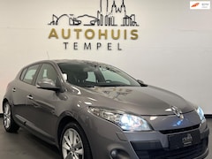 Renault Mégane - 2.0 Privilège Nap Automaat Keyless Trekhaak Pdc Stoelverw Nwe Apk