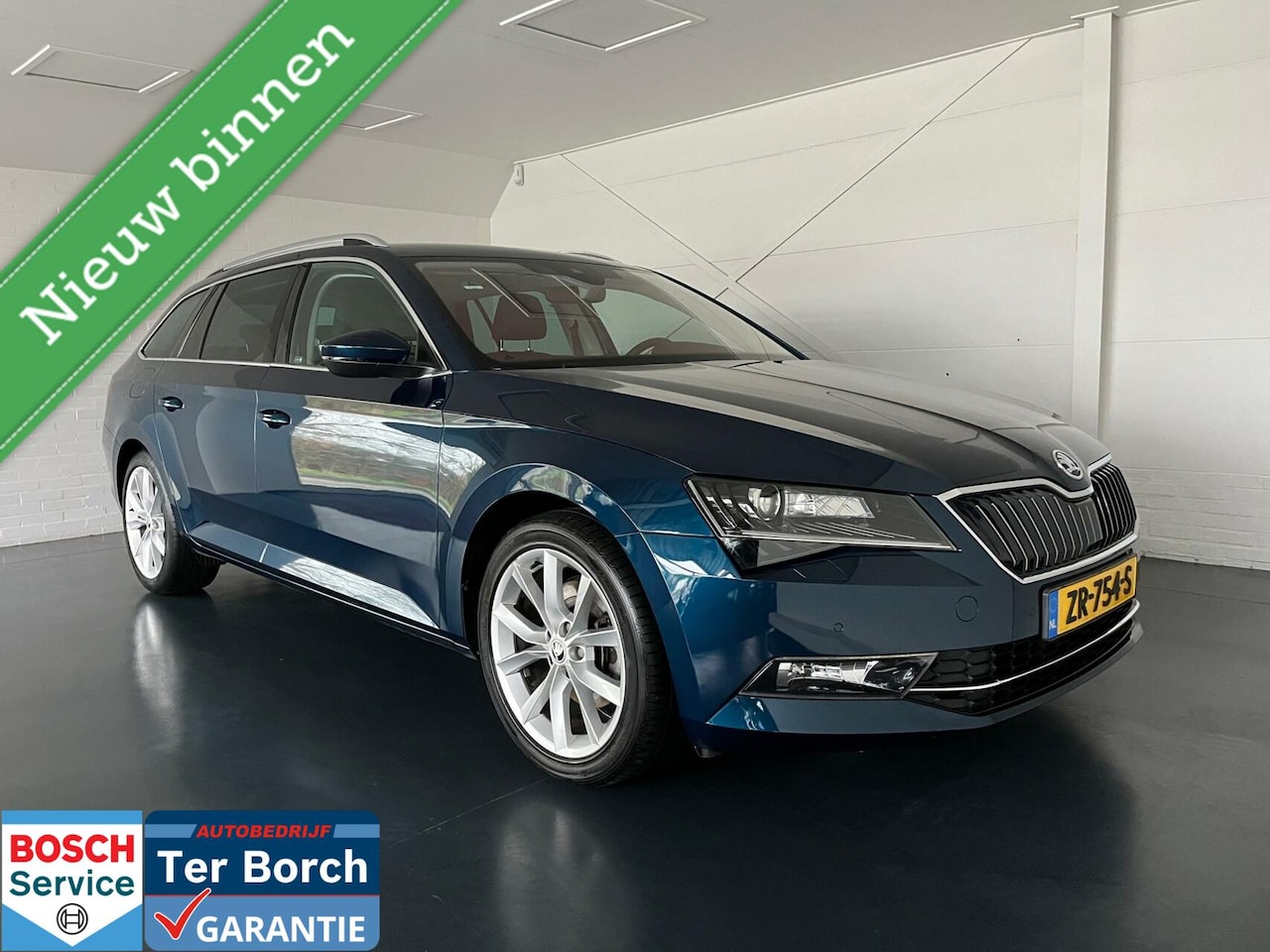 Skoda Superb Combi - 1.5 TSI ACT Style Business 1.5 TSI ACT Style Business,T-haak,Virtual Cockpit - AutoWereld.nl