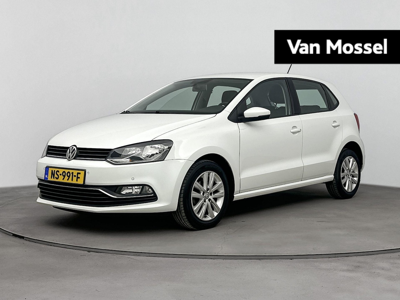 Volkswagen Polo - 1.2 TSI Highline 90pk | Automaat | Parkeersensoren | Airco - AutoWereld.nl