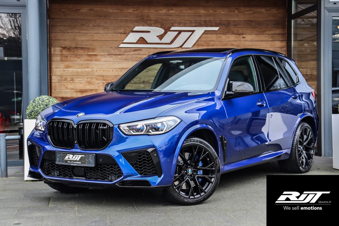 BMW X5 - M Competition NL AUTO **SkyLounge/Alcantara/B&W/HUD/Carbon** - AutoWereld.nl