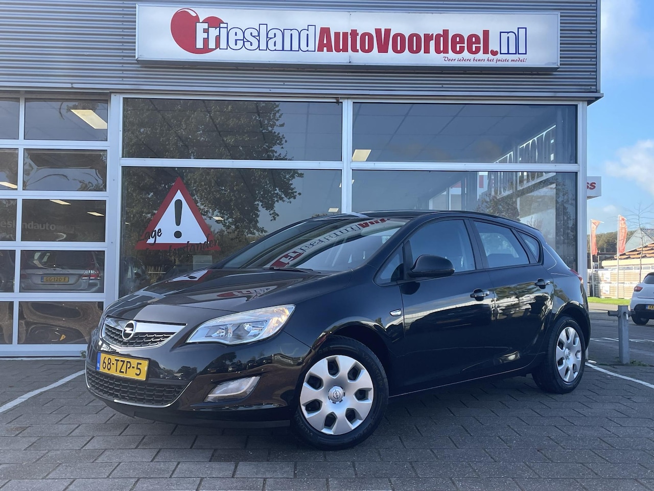 Opel Astra - 1.4 Turbo Cosmo /Cruise/Trekhaak/Mulimedia/APK 09-2025/ - AutoWereld.nl