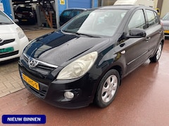 Hyundai i20 - 1.4i i-Catcher Automaat 119.754km NAP 2009 Nwe APK Airco + Klima, Sportvelgen, 4 elek. ram