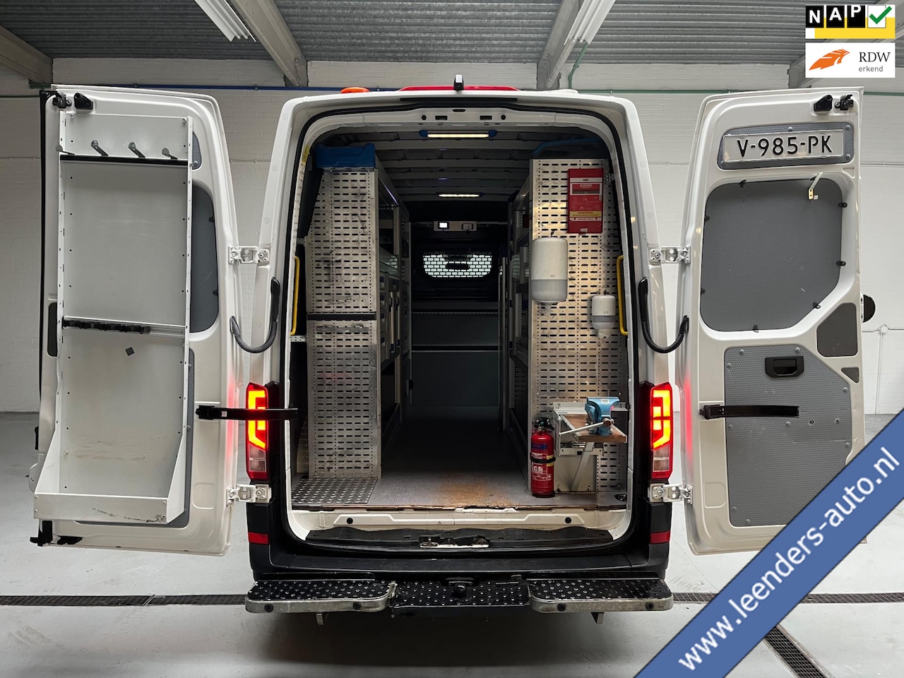 Volkswagen Crafter - SERVICEWAGEN 35 2.0 TDI 140PK euro6 L3H3 (oude L2H2) V230 OMVORMER SORTIMO STANDKACHEL TRE - AutoWereld.nl