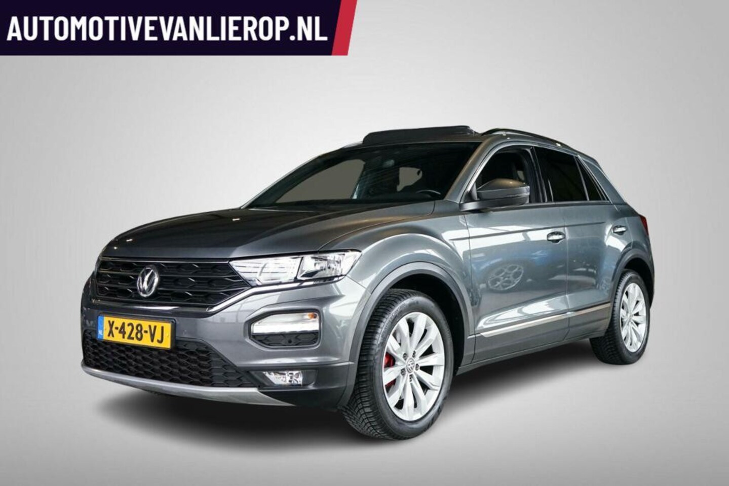 Volkswagen T-Roc - 1.5 TSI DSG | PANO | TREKHAAK | CAMERA | CARPLAY - AutoWereld.nl