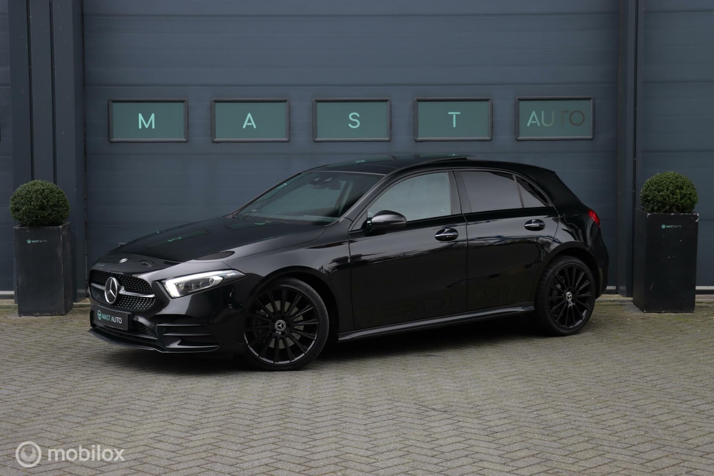 Mercedes-Benz A-klasse - 250e Premium Plus|AMG|Pano|Burmester|LED - AutoWereld.nl