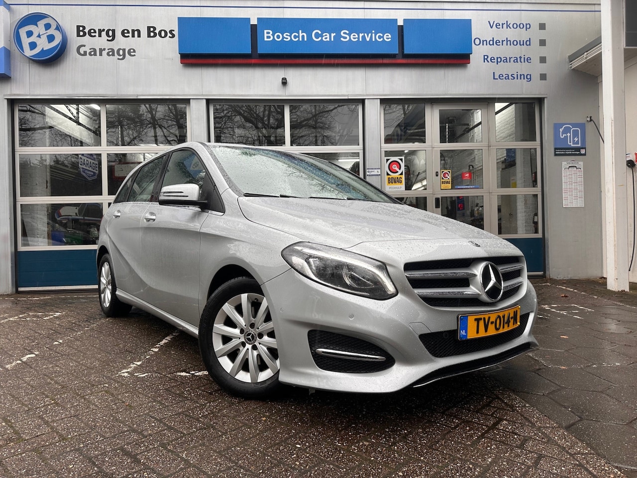 Mercedes-Benz B-klasse - 180 Ambition /LED/ Camera/ PDC/ Navi/ Trekhaak - AutoWereld.nl