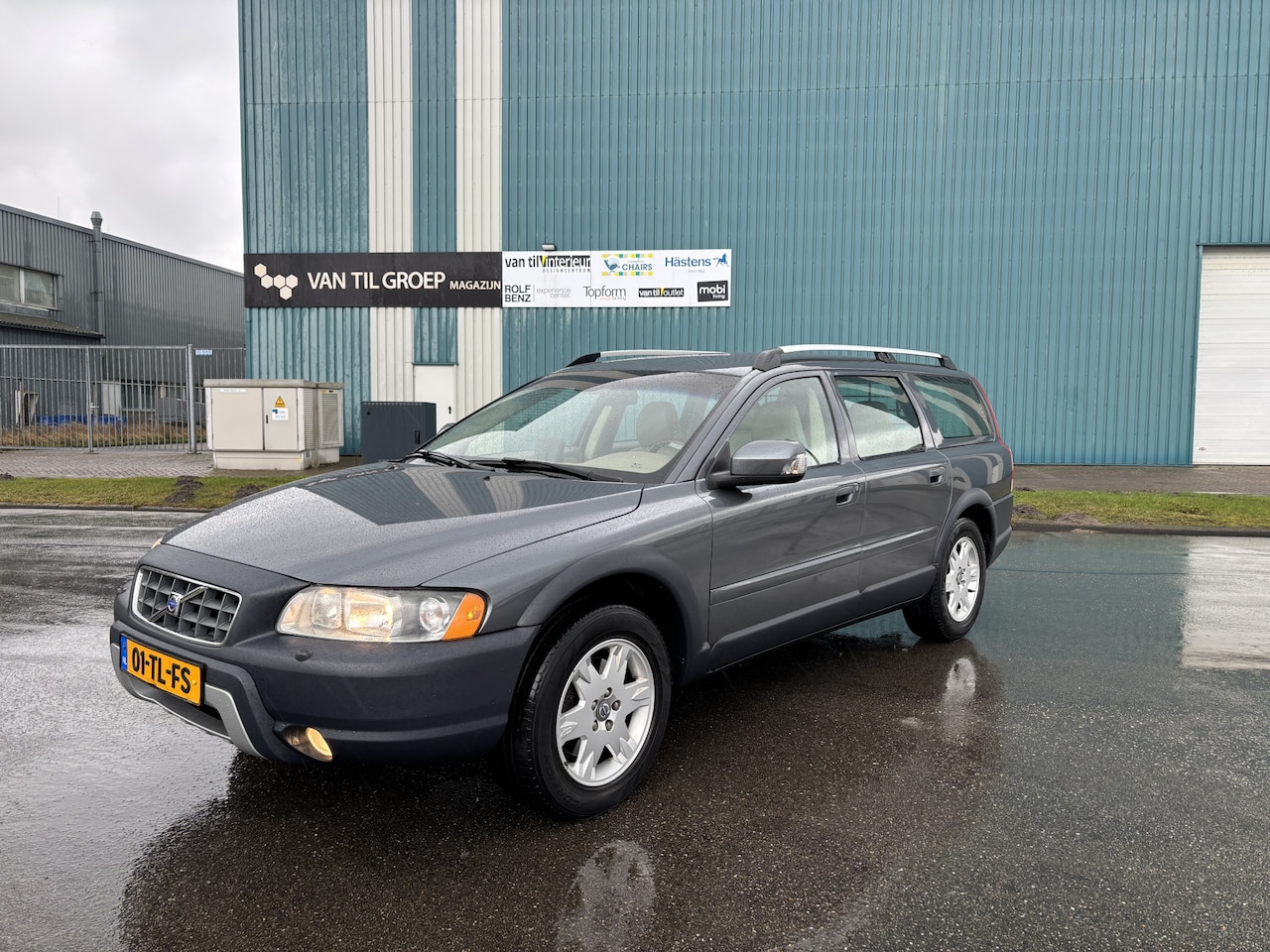 Volvo XC70 - 2.5 T Momentum 4X4 Automaat 210 PK. Mooie en zeer goed onderhouden auto van de tweede eige - AutoWereld.nl