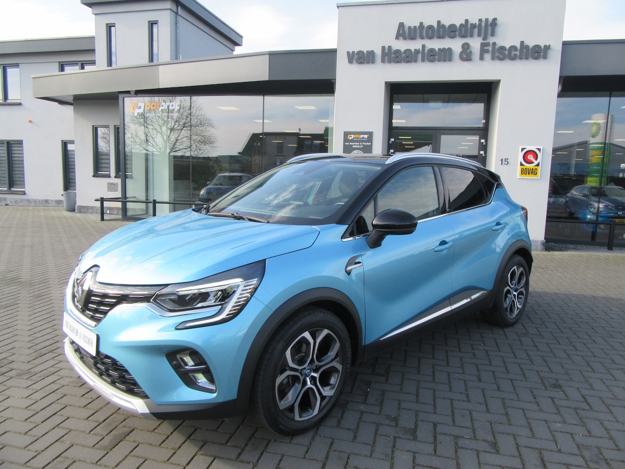 Renault Captur - 1.6 E-Tech Plug-in Hybrid 160 Intens, Trekhaak - AutoWereld.nl