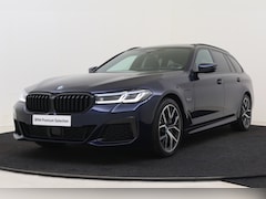 BMW 5-serie Touring - 530e xDrive High Executive M Sport Automaat / Panoramadak / Trekhaak / Laserlight / Comfor