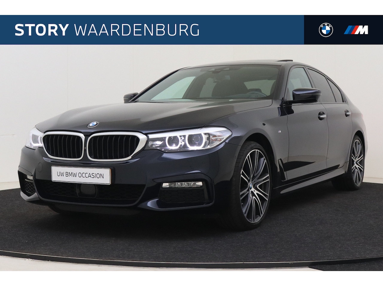 BMW 5-serie - 540i xDrive High Executive M Sport Automaat / Schuif-kanteldak / Trekhaak / Soft Close / S - AutoWereld.nl