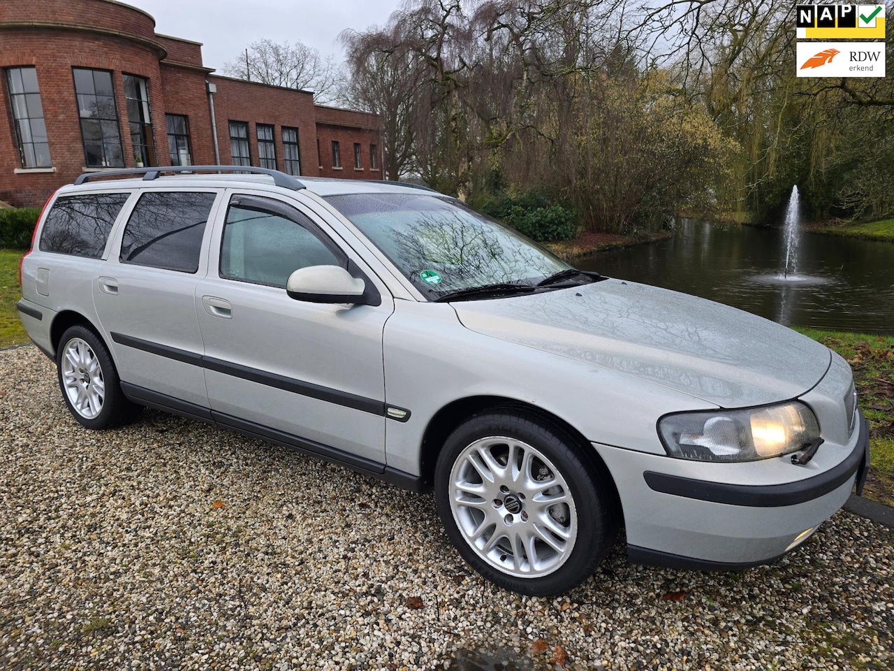 Volvo V70 - 2.3 T-5 Comfort-Line 2.3 T-5 Comfort Line - AutoWereld.nl