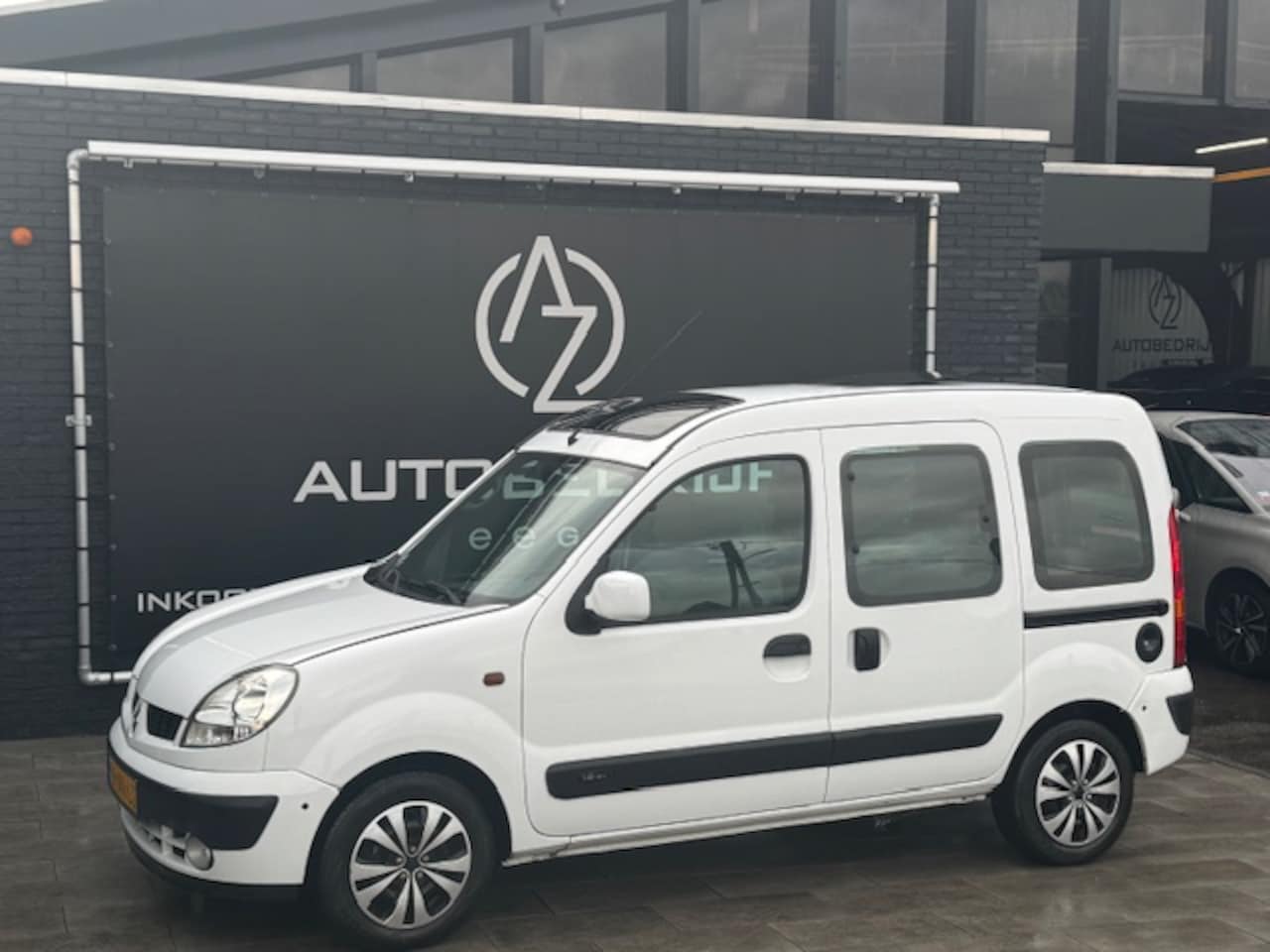 Renault Kangoo - 1.6-16V Privilège invalide voertuig - AutoWereld.nl