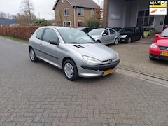 Peugeot 206 - 1.1 XR