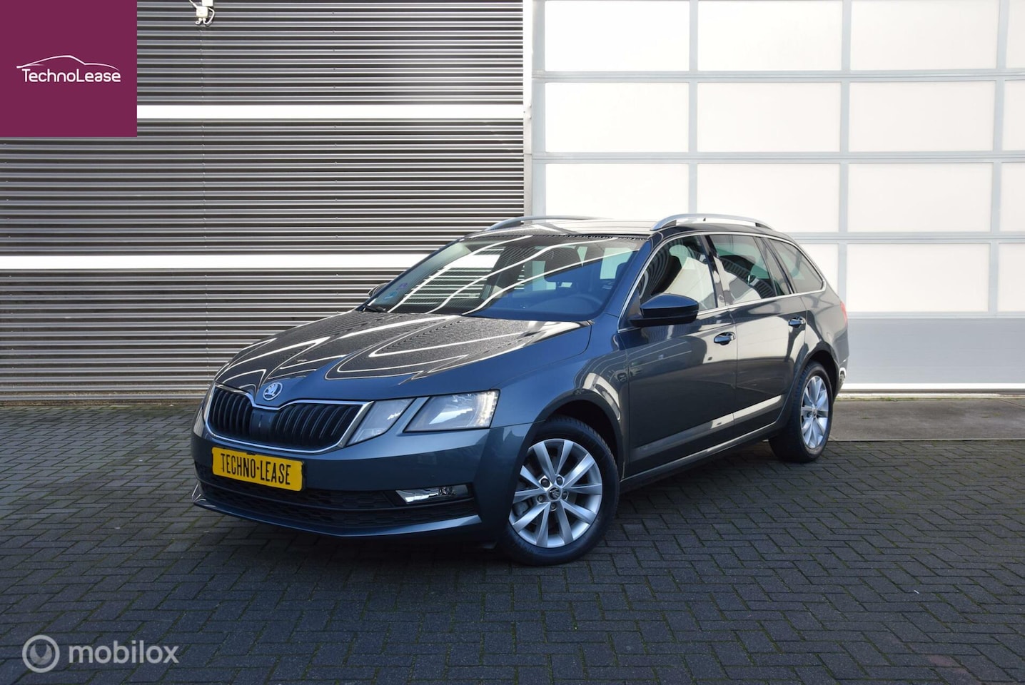 Skoda Octavia Combi - 1.0 TSI Greentech Business Edition Trekhaak, DAB+, Apple Carplay/Android auto - AutoWereld.nl