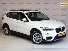 BMW X1 - SDrive20i Executive Edition NL auto, Panorama, Head-up display, Led