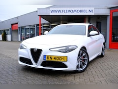 Alfa Romeo Giulia - 2.2 Eco 180pk Business Super Aut. Xenon|Leder|Navi|Clima|LMV|Cam