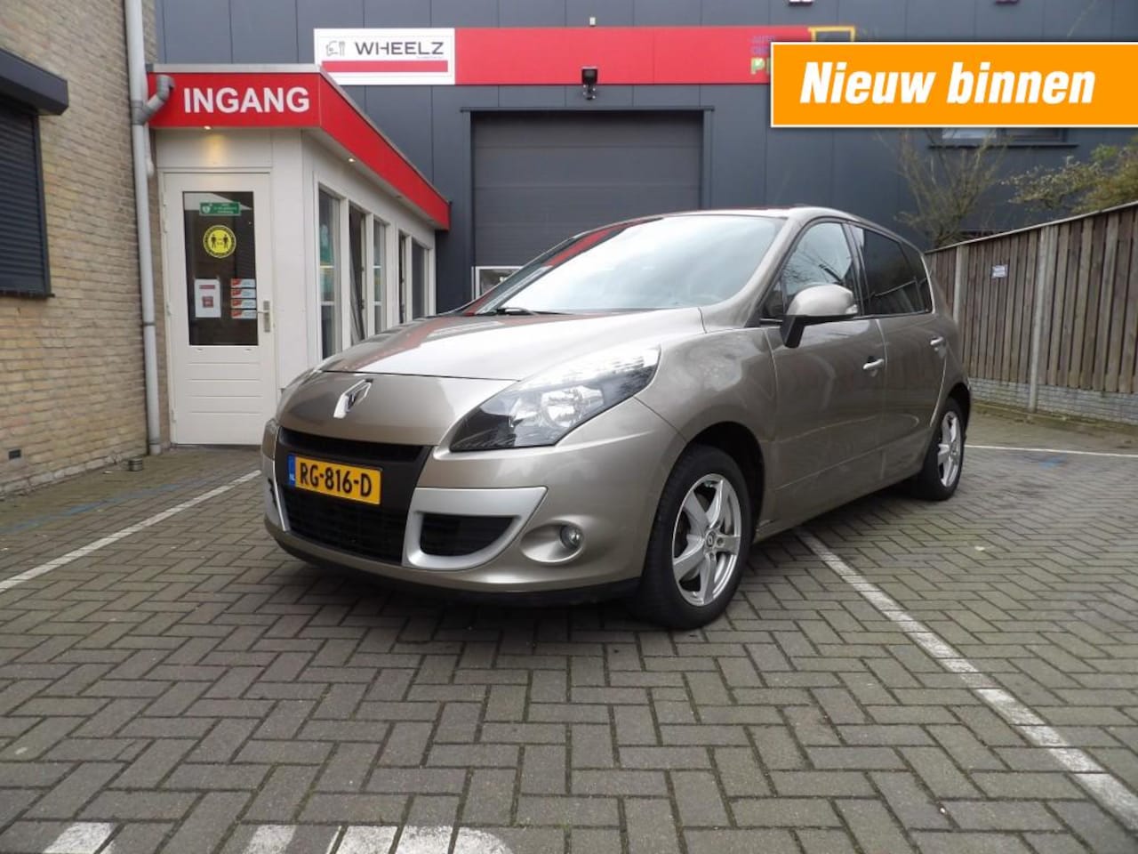 Renault Scénic - 2.0 Dynamique Automaat - AutoWereld.nl