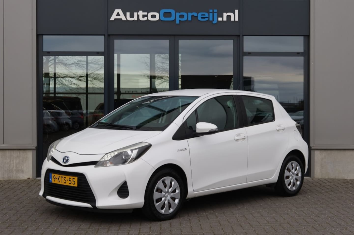 Toyota Yaris - 1.5 Full Hybrid AUTOMAAT Aspiration 5drs. Clima, Cruise, Camera, - AutoWereld.nl