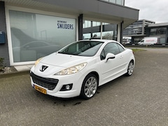 Peugeot 207 - 1.6 VTi CC Noir en Blanc