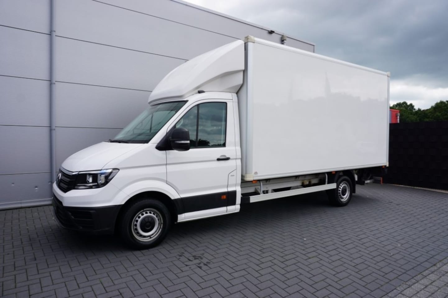 Volkswagen Crafter - 2.0 TDI 177PK BAKWAGEN / dHOLLANDIA LAADKLEP + ZIJDEUR - AutoWereld.nl