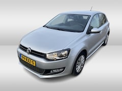 Volkswagen Polo - 1.4-16V Comfortline Auto heeft klein parkeer deukje in deur en dorpel verder in nieuw staa