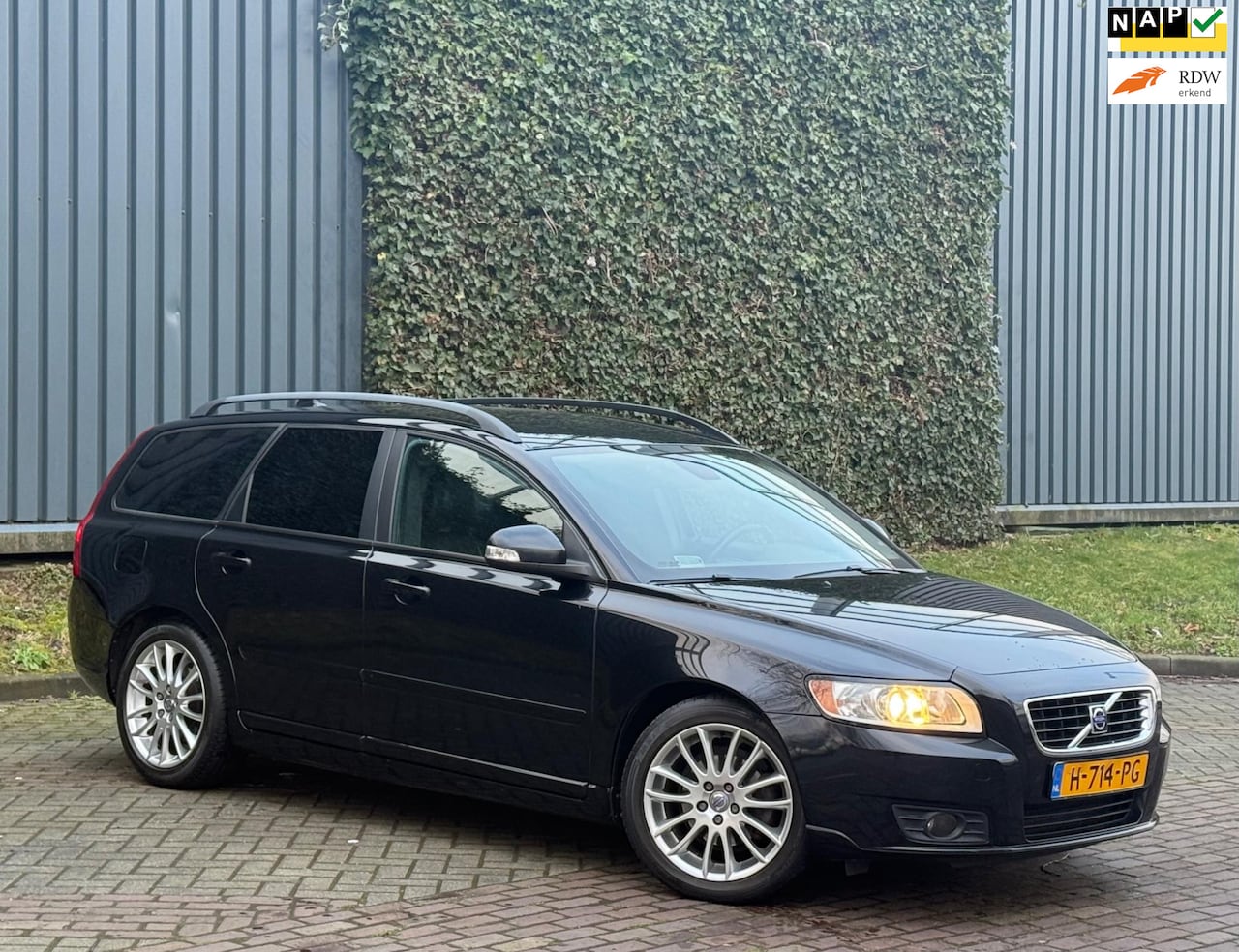 Volvo V50 - 1.6D S/S Advantage 1e Eignr |Leder |Airco |Lmv |Trekhaak |Nap |Boekjes - AutoWereld.nl