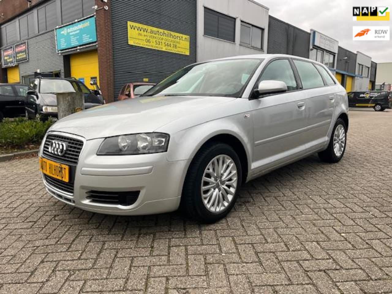 Audi A3 Sportback - 1.6 Attraction Pro Line Business 1.6 Attraction Pro Line Business - AutoWereld.nl