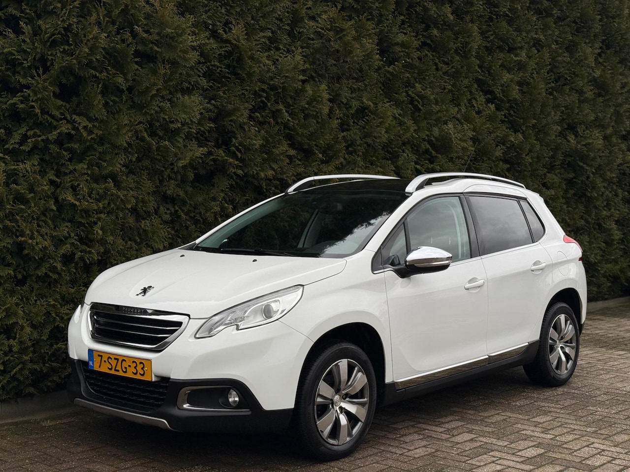 Peugeot 2008 - 1.2 VTi Allure Pack Premium Plus 1.2 VTi Allure Pack Premium Plus - AutoWereld.nl