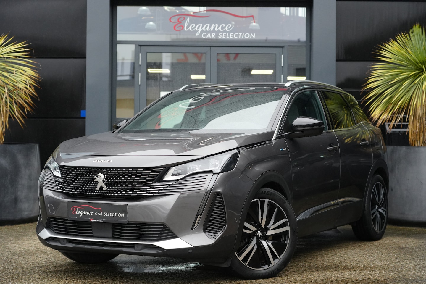 Peugeot 3008 - 1.6 HYbrid 225 GT 225pk Panoramadak/Stoelverwarming/FocalSound - AutoWereld.nl