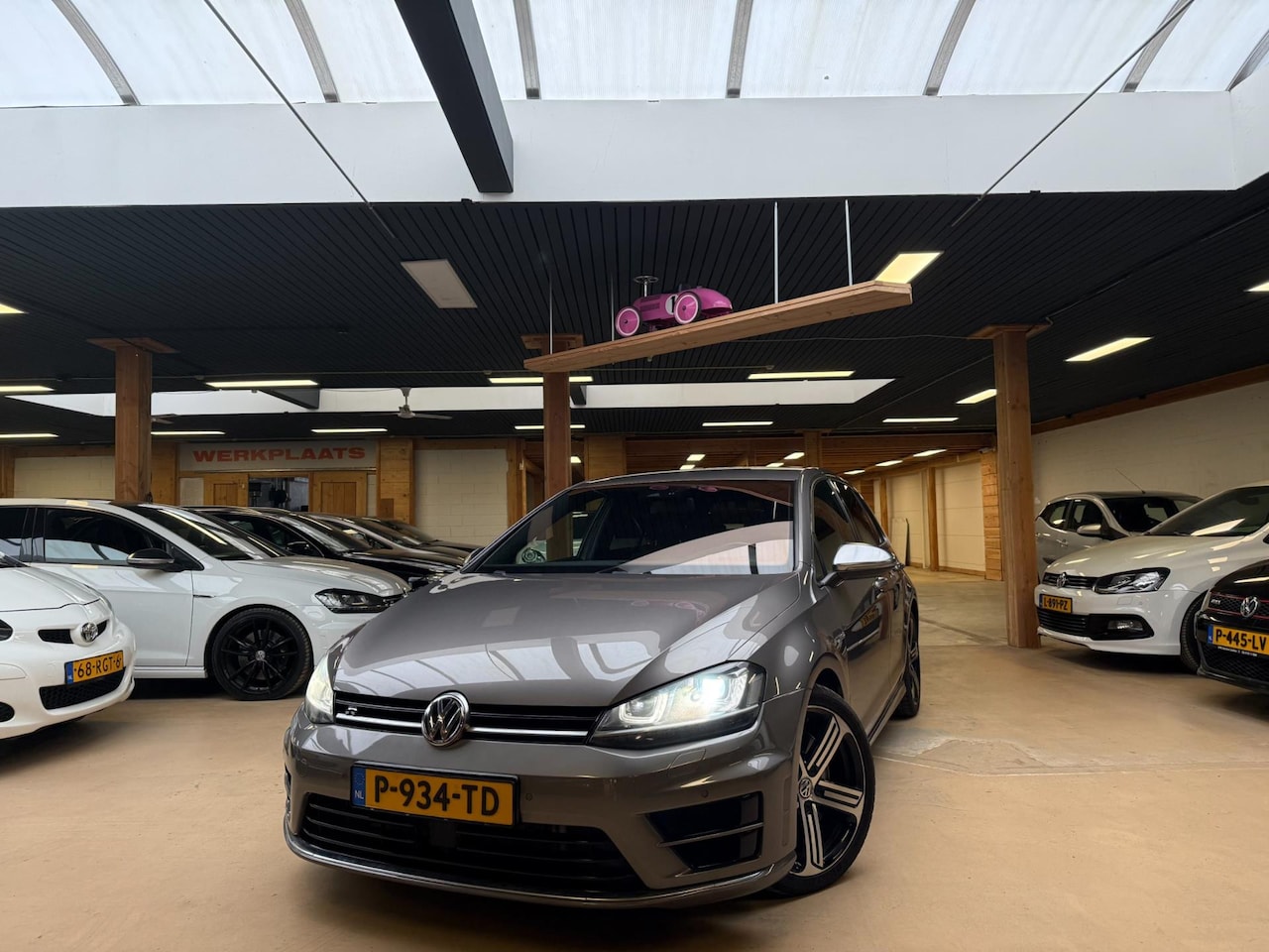 Volkswagen Golf - 2.0 TSI R 4Motion Lane Assist Airco Cruise Control - AutoWereld.nl