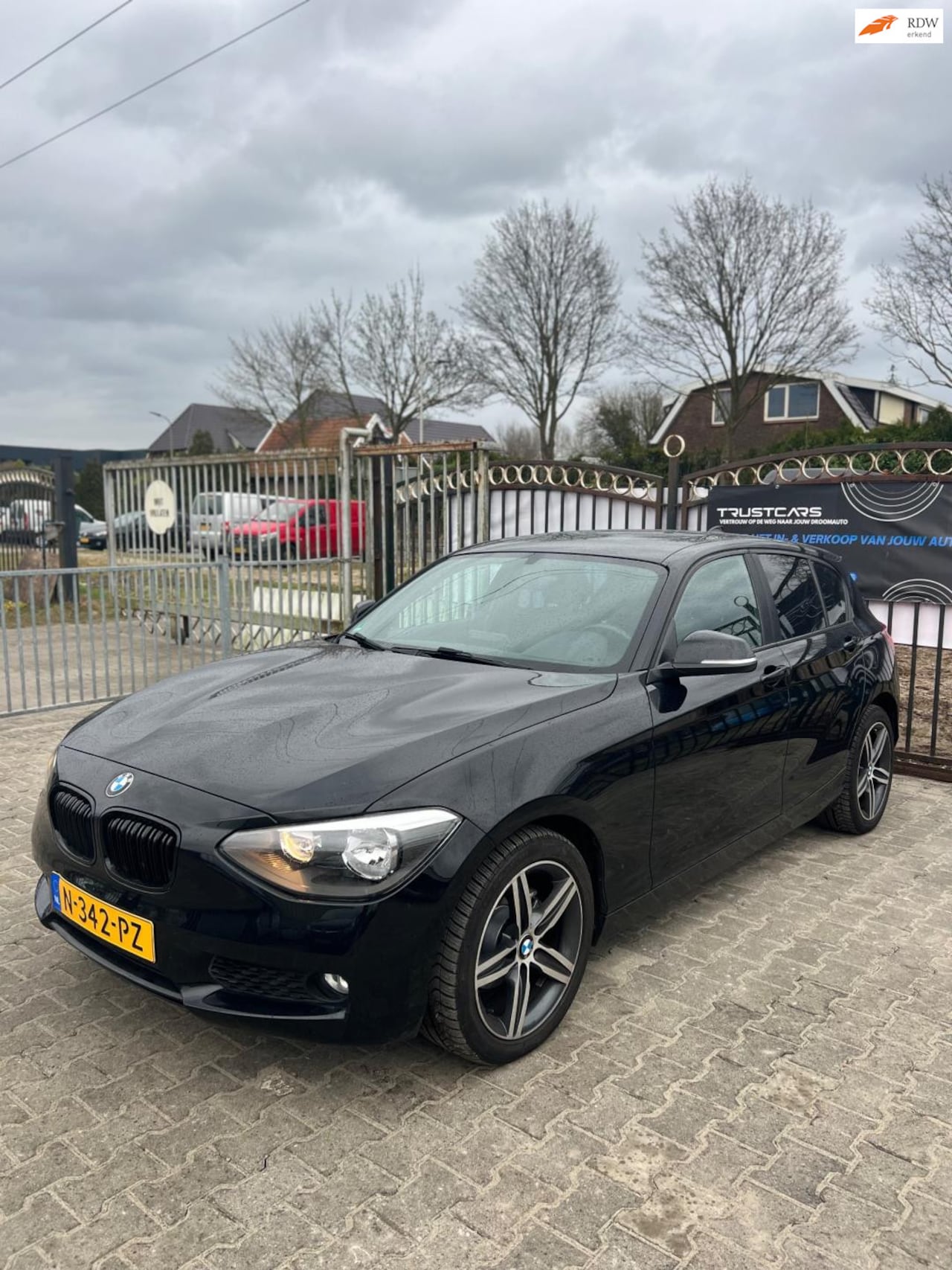 BMW 1-serie - 116i High Executive | M Sport-pakket | 5 deuren | Airco |APK:NIEUW | - AutoWereld.nl