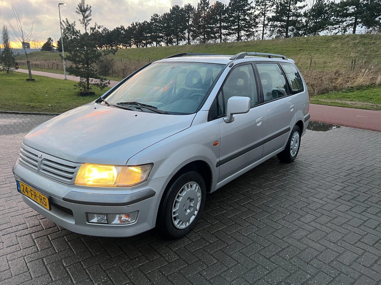 Mitsubishi Space Wagon - 2.4 GDI GLXi 7p. Airco Automaat - AutoWereld.nl