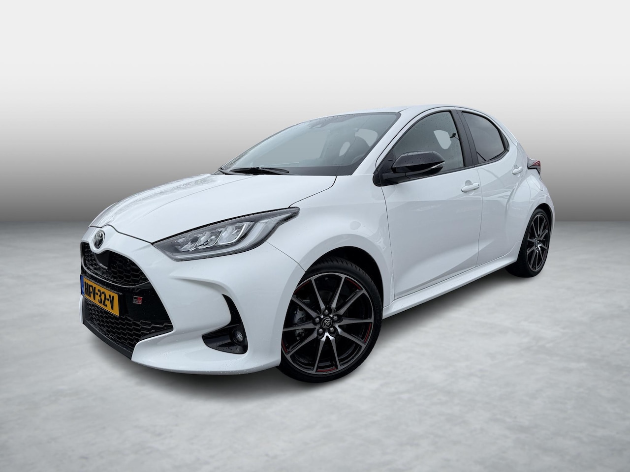 Toyota Yaris - 1.5 Hybrid GR Sport | Dodehoek - AutoWereld.nl