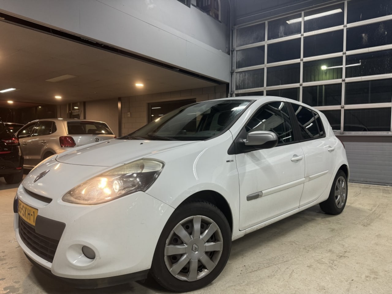 Renault Clio - 1.5 dCi Night & Day Navigatie|Leer|Clima 1Ste eigenaar - AutoWereld.nl