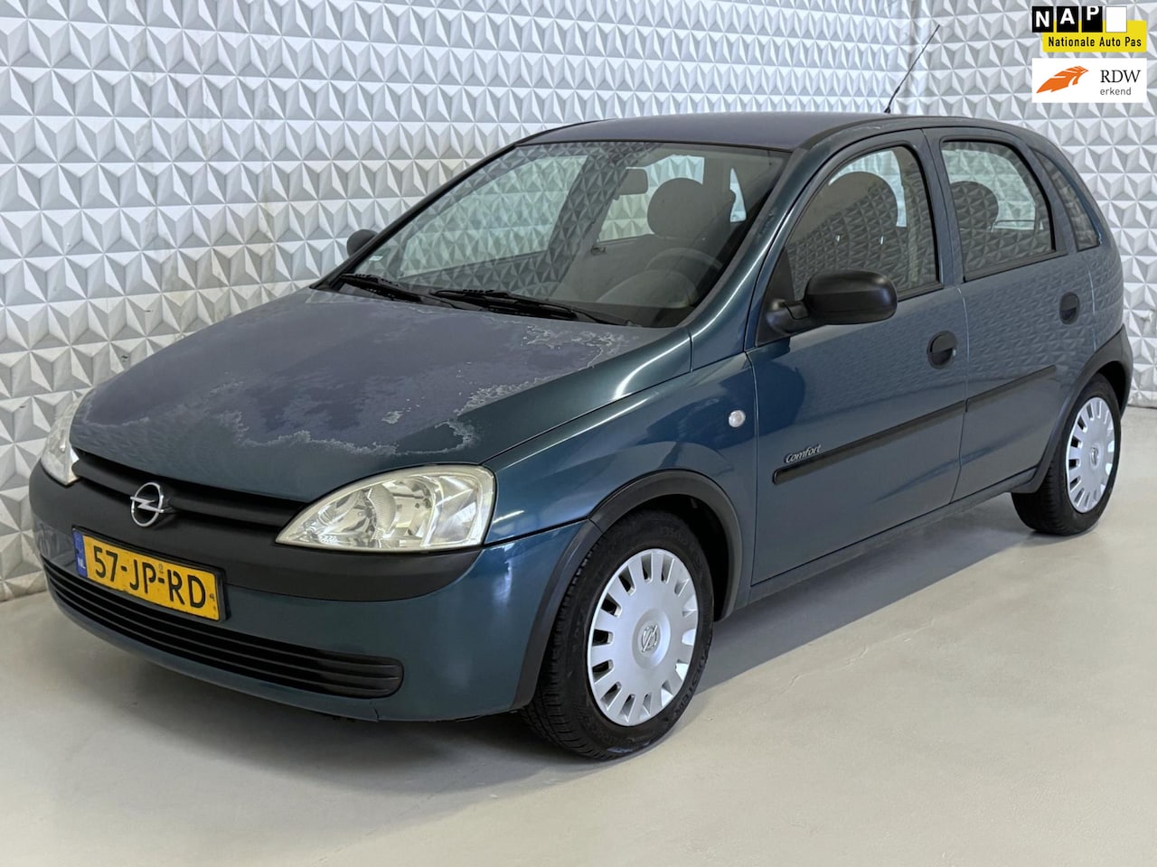 Opel Corsa - 1.2-16V Comfort 5-deuren 4-wielen én APK! (2002) - AutoWereld.nl