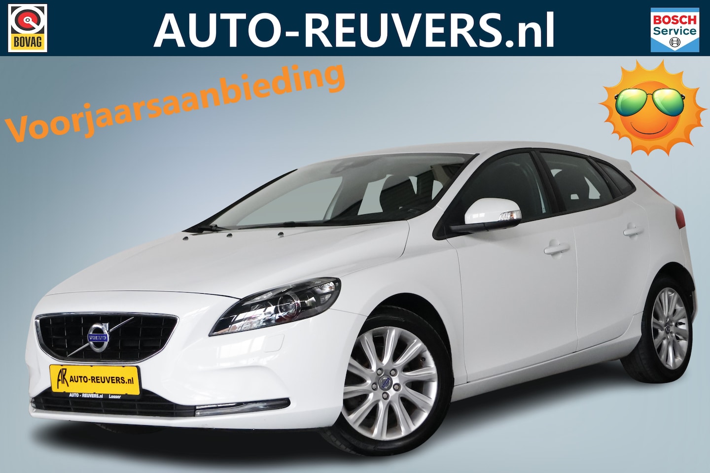 Volvo V40 - 1.6 T3 Momentum / Xenon / Navi / Cruisecontrol / Cam / Trekhaak - AutoWereld.nl