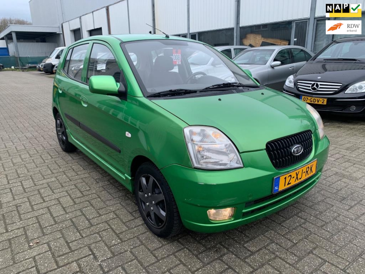 Kia Picanto - 1.0 D-light Airco Bluetooth Rijdt en schakelt perfect Zeer zuinig in verbruik en belasting - AutoWereld.nl