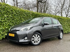 Toyota Yaris - 1.5 Full Hybrid Aspiration Automaat | Camera | 15" Velgen | Clima | PDC | Cruise | LED |