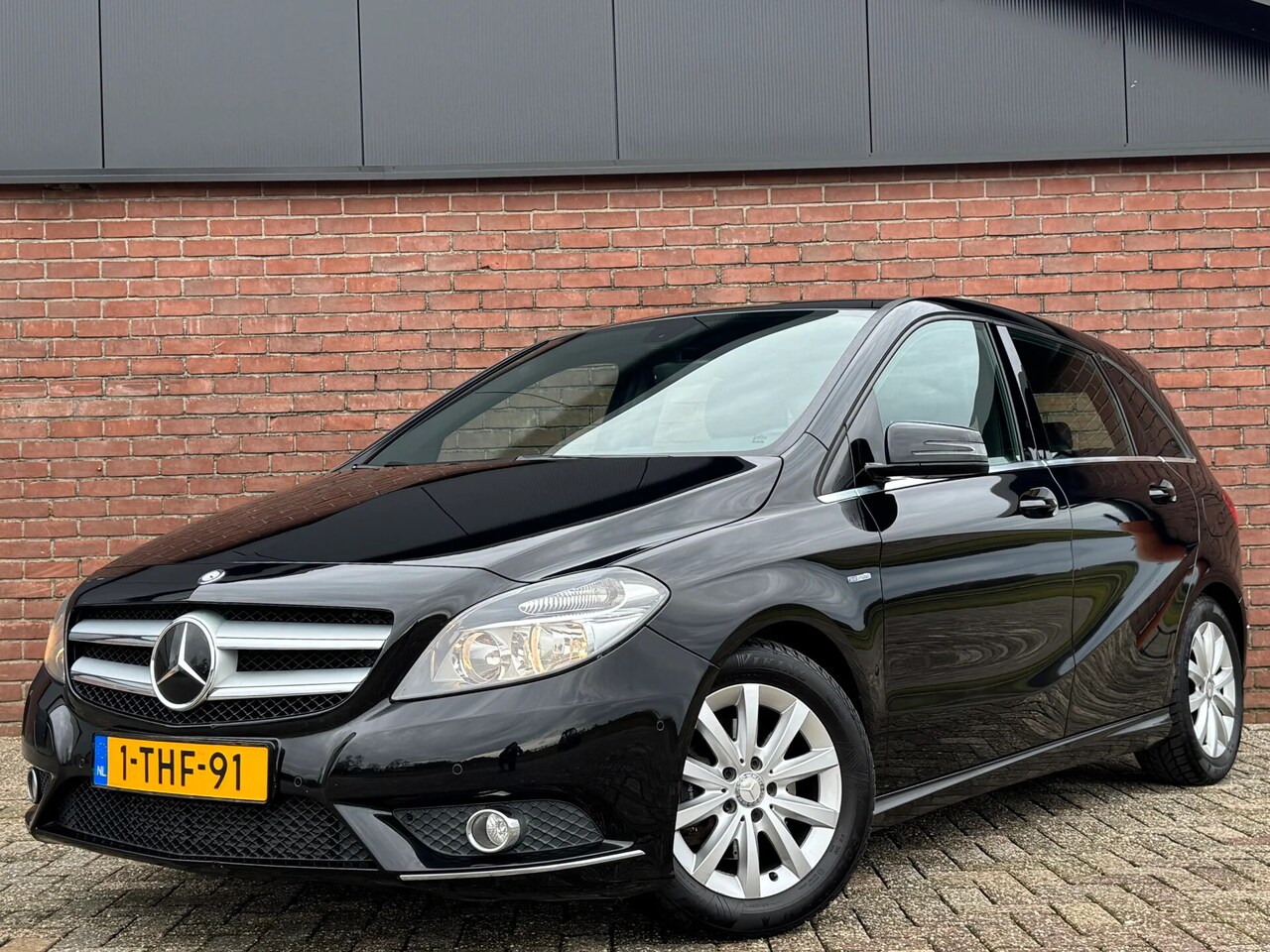 Mercedes-Benz B-klasse - 180 | LEDER | STOELVERWARMING | NAVI! - AutoWereld.nl