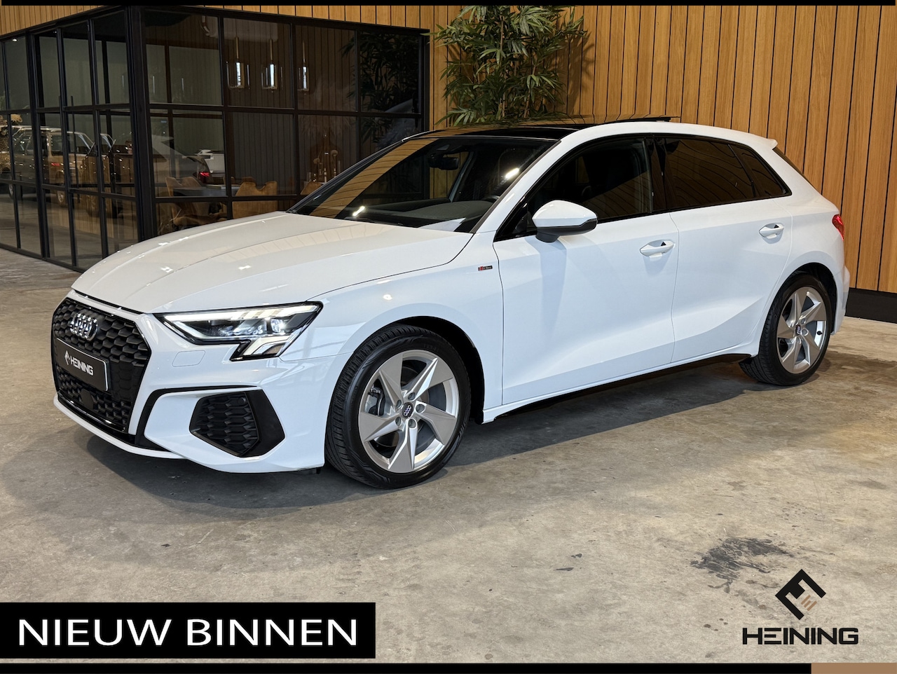 Audi A3 Sportback - 35 TFSI 150PK S edition S-Tronic. Pano. Leer. Leer. NAP - AutoWereld.nl