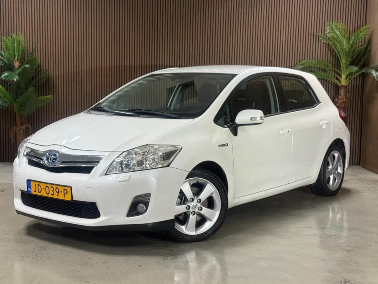 Toyota Auris - 1.8 Full Hybrid Exe. - AutoWereld.nl