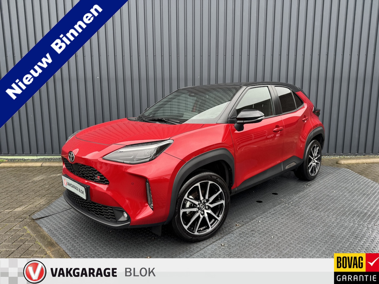 Toyota Yaris Cross - 1.5 Hybrid GR Sport / Bi tone | JBL | Head-up | Emotional RED | Elektrische achterklep | R - AutoWereld.nl