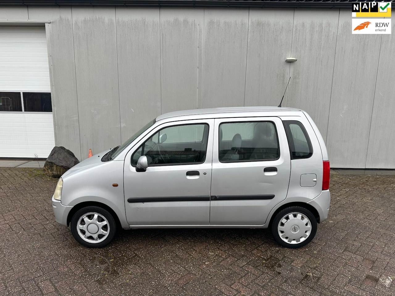 Opel Agila - 1.2-16V Comfort 1.2-16V Comfort - AutoWereld.nl